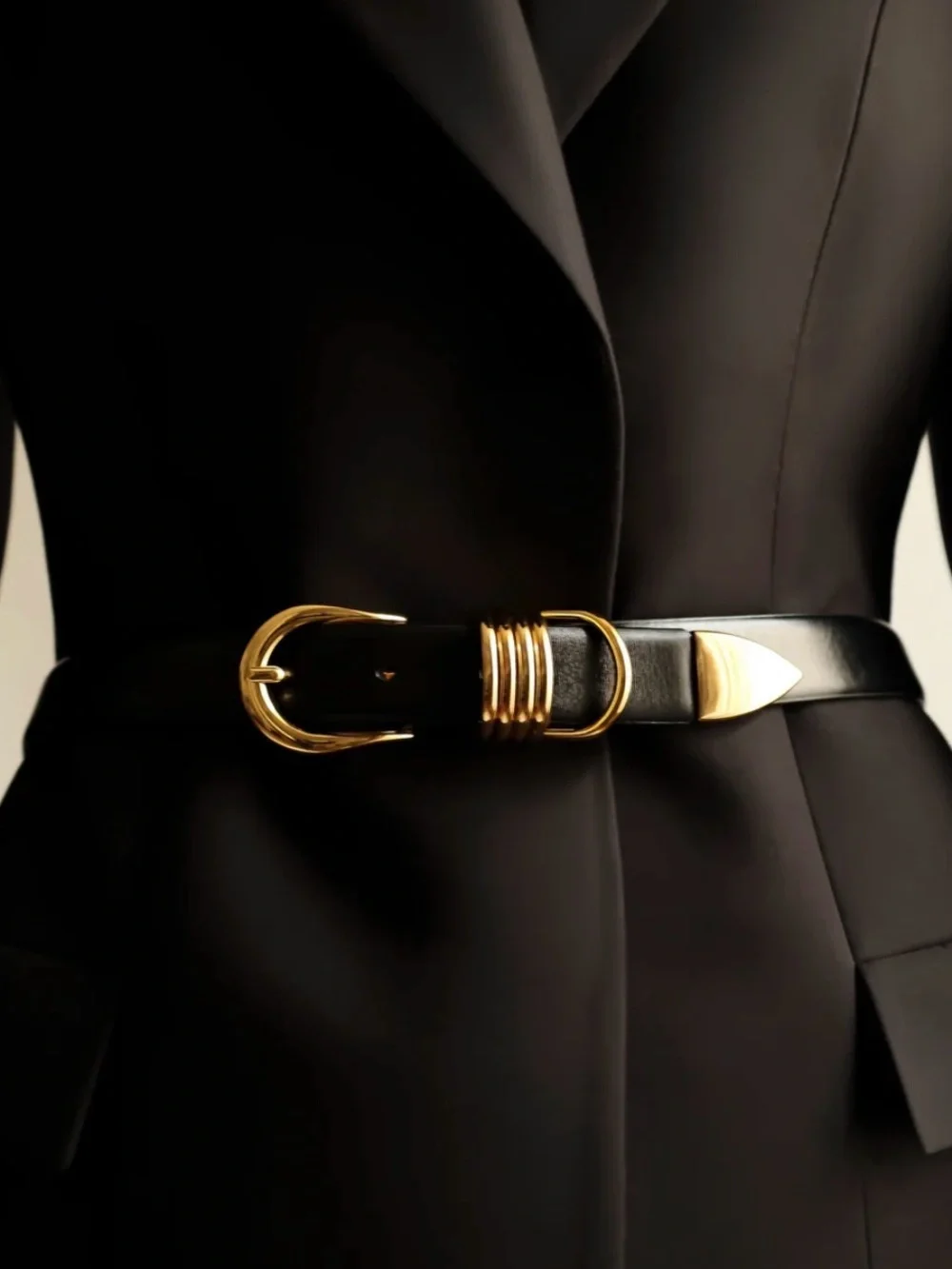Dehanche Hollyhock Belt Black/Gold Size M excellent condition